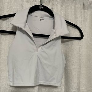 XS Gilly Hicks collared white crop top.